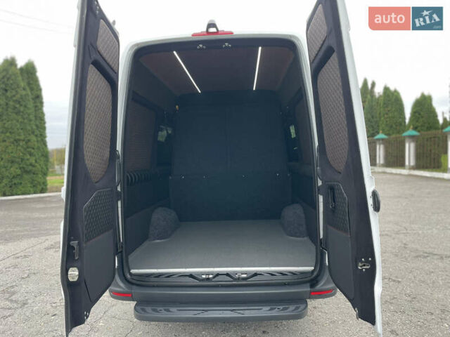Белый Мерседес Sprinter, объемом двигателя 2.14 л и пробегом 201 тыс. км за 31700 $, фото 8 на Automoto.ua