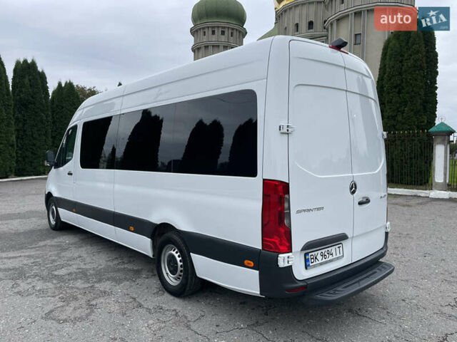 Белый Мерседес Sprinter, объемом двигателя 2.14 л и пробегом 201 тыс. км за 31700 $, фото 3 на Automoto.ua
