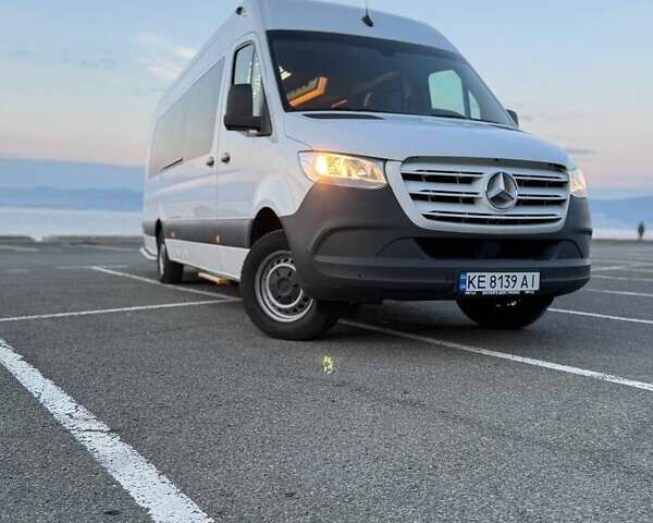 Белый Мерседес Sprinter, объемом двигателя 2.2 л и пробегом 260 тыс. км за 80000 $, фото 16 на Automoto.ua