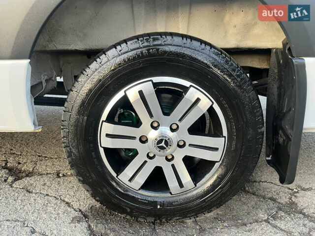 Белый Мерседес Sprinter, объемом двигателя 3 л и пробегом 200 тыс. км за 43888 $, фото 64 на Automoto.ua