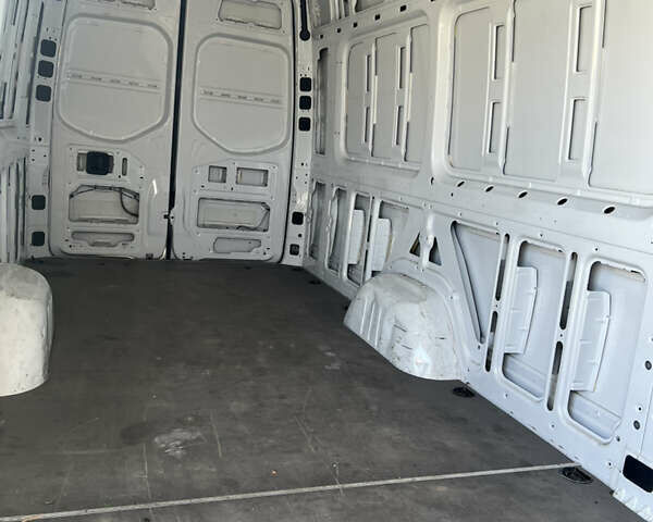 Белый Мерседес Sprinter, объемом двигателя 2.14 л и пробегом 230 тыс. км за 26499 $, фото 41 на Automoto.ua