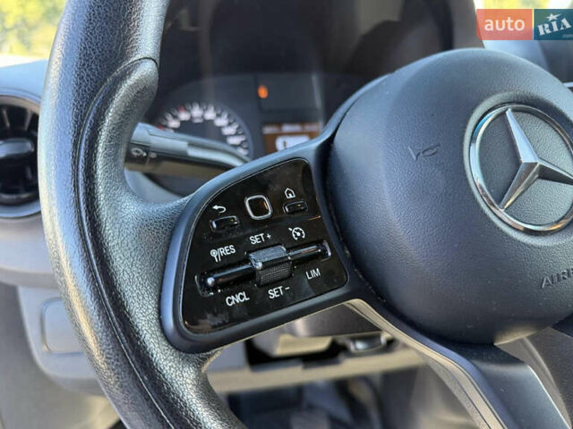 Белый Мерседес Sprinter, объемом двигателя 2.3 л и пробегом 257 тыс. км за 33872 $, фото 9 на Automoto.ua