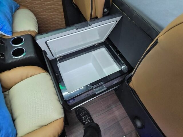 Білий Мерседес Sprinter, об'ємом двигуна 1.95 л та пробігом 243 тис. км за 37000 $, фото 12 на Automoto.ua