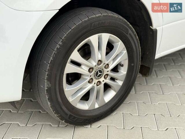 Белый Мерседес Sprinter, объемом двигателя 2.2 л и пробегом 335 тыс. км за 39100 $, фото 14 на Automoto.ua