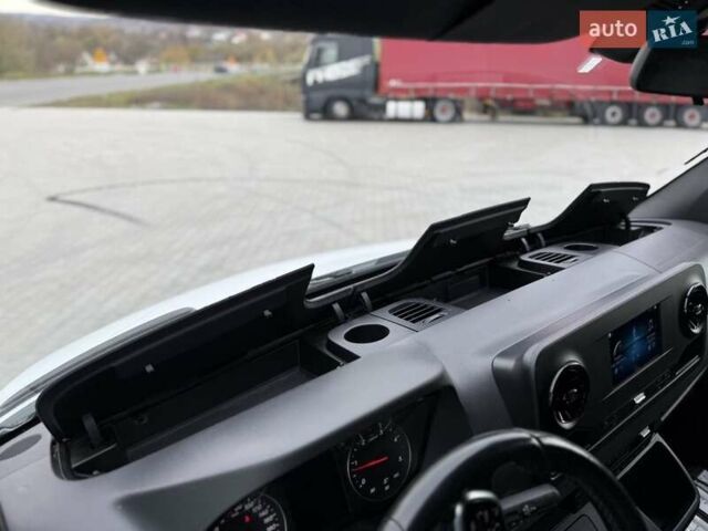 Белый Мерседес Sprinter, объемом двигателя 2.2 л и пробегом 335 тыс. км за 39100 $, фото 38 на Automoto.ua