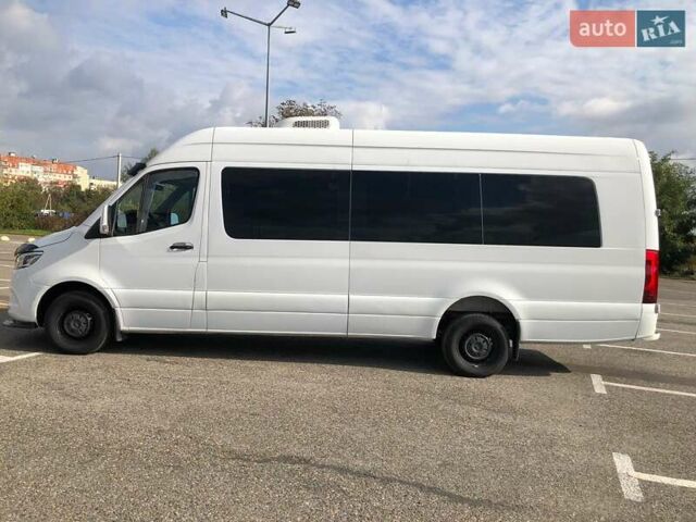 Белый Мерседес Sprinter, объемом двигателя 2.99 л и пробегом 220 тыс. км за 51500 $, фото 2 на Automoto.ua