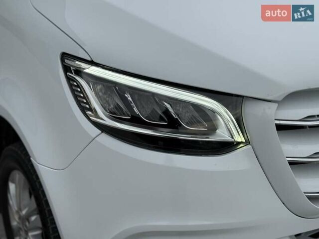 Белый Мерседес Sprinter, объемом двигателя 2.2 л и пробегом 335 тыс. км за 39100 $, фото 12 на Automoto.ua