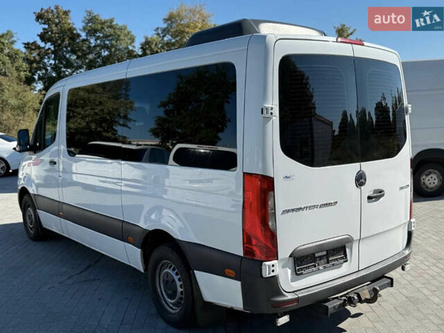 Белый Мерседес Sprinter, объемом двигателя 2.3 л и пробегом 257 тыс. км за 33872 $, фото 4 на Automoto.ua