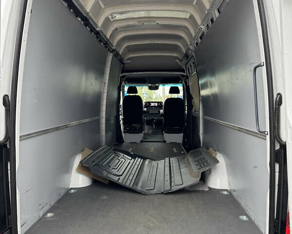 Белый Мерседес Sprinter, объемом двигателя 2.99 л и пробегом 136 тыс. км за 68624 $, фото 20 на Automoto.ua