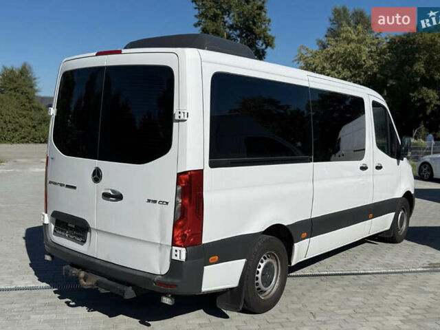 Белый Мерседес Sprinter, объемом двигателя 2.3 л и пробегом 257 тыс. км за 33872 $, фото 2 на Automoto.ua