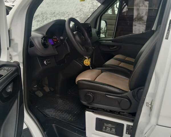 Белый Мерседес Sprinter, объемом двигателя 2.14 л и пробегом 57 тыс. км за 40000 $, фото 12 на Automoto.ua