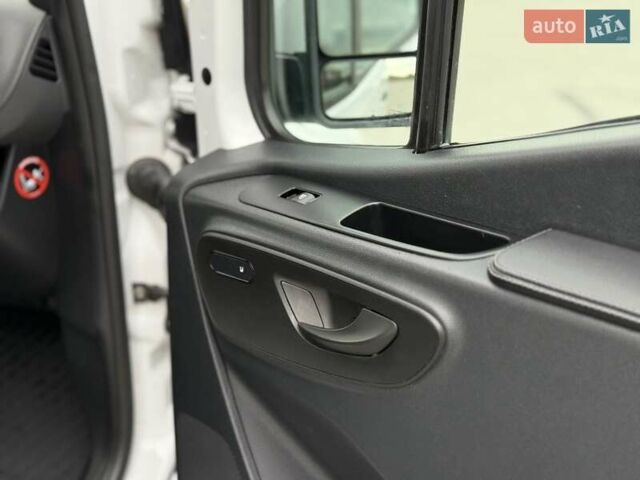 Белый Мерседес Sprinter, объемом двигателя 2.2 л и пробегом 335 тыс. км за 39100 $, фото 31 на Automoto.ua