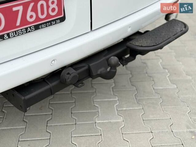 Белый Мерседес Sprinter, объемом двигателя 2.2 л и пробегом 335 тыс. км за 39100 $, фото 15 на Automoto.ua