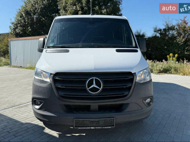 Белый Мерседес Sprinter, объемом двигателя 2.3 л и пробегом 257 тыс. км за 33872 $, фото 6 на Automoto.ua