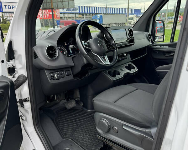 Белый Мерседес Sprinter, объемом двигателя 2.99 л и пробегом 136 тыс. км за 68624 $, фото 9 на Automoto.ua