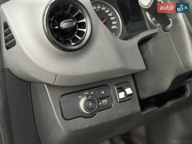 Белый Мерседес Sprinter, объемом двигателя 2.2 л и пробегом 335 тыс. км за 39100 $, фото 44 на Automoto.ua