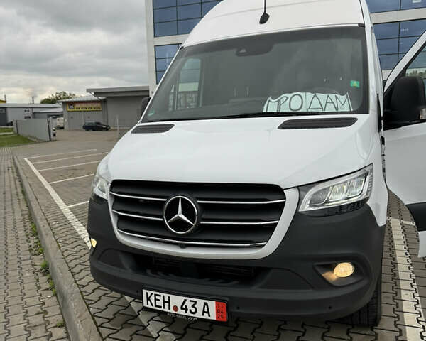 Белый Мерседес Sprinter, объемом двигателя 2.99 л и пробегом 136 тыс. км за 68624 $, фото 1 на Automoto.ua