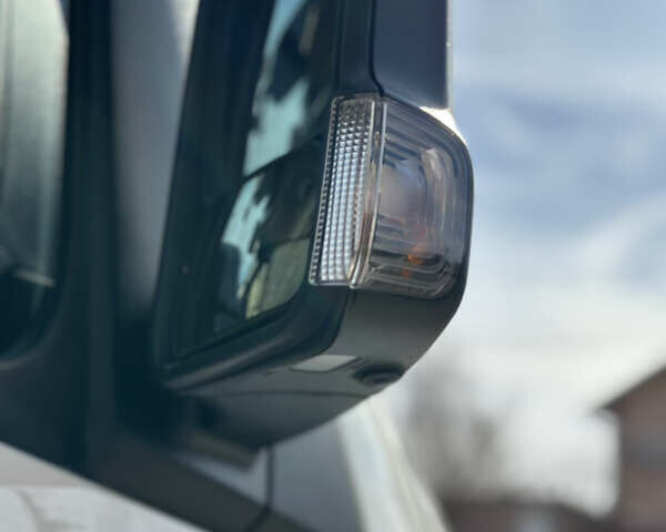 Белый Мерседес Sprinter, объемом двигателя 2.99 л и пробегом 119 тыс. км за 64000 $, фото 7 на Automoto.ua