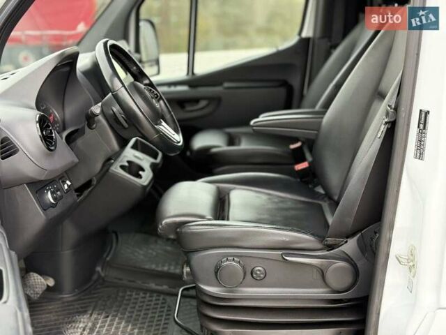Белый Мерседес Sprinter, объемом двигателя 2.2 л и пробегом 335 тыс. км за 39100 $, фото 47 на Automoto.ua