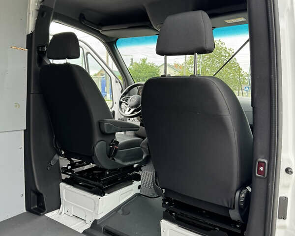 Белый Мерседес Sprinter, объемом двигателя 2.99 л и пробегом 136 тыс. км за 68624 $, фото 17 на Automoto.ua