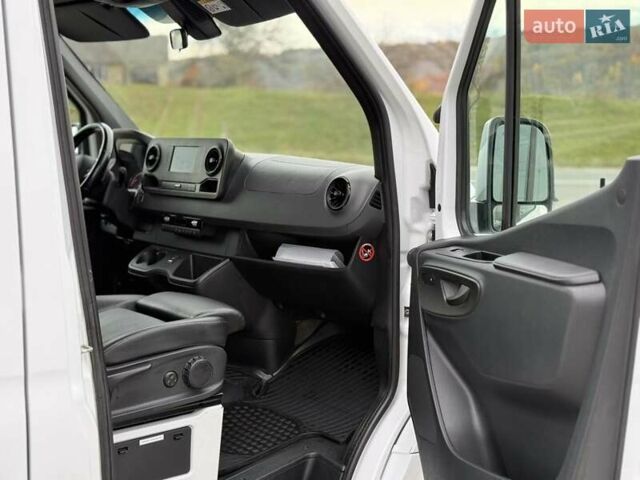 Белый Мерседес Sprinter, объемом двигателя 2.2 л и пробегом 335 тыс. км за 39100 $, фото 37 на Automoto.ua