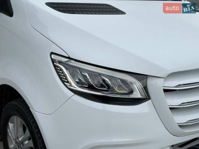 Белый Мерседес Sprinter, объемом двигателя 2.2 л и пробегом 335 тыс. км за 39100 $, фото 7 на Automoto.ua