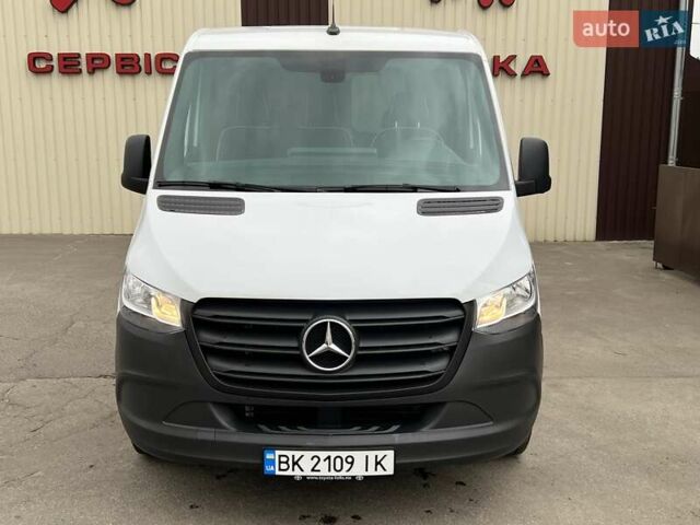 Белый Мерседес Sprinter, объемом двигателя 1.95 л и пробегом 33 тыс. км за 29900 $, фото 1 на Automoto.ua
