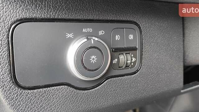 Белый Мерседес Sprinter, объемом двигателя 1.95 л и пробегом 165 тыс. км за 34800 $, фото 43 на Automoto.ua
