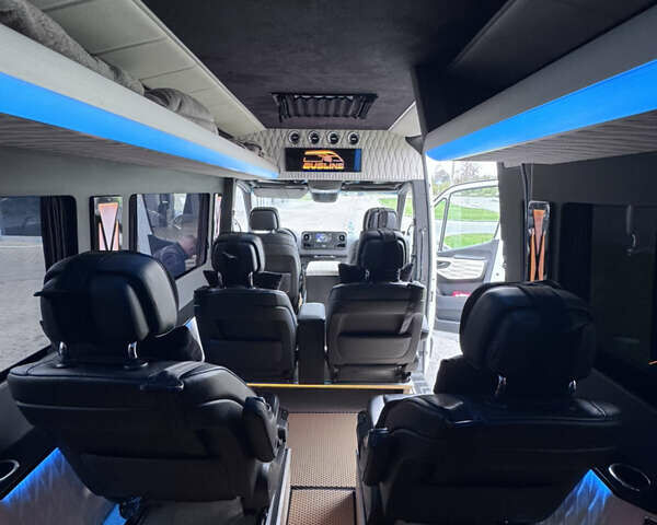 Білий Мерседес Sprinter, об'ємом двигуна 2.99 л та пробігом 260 тис. км за 60000 $, фото 22 на Automoto.ua