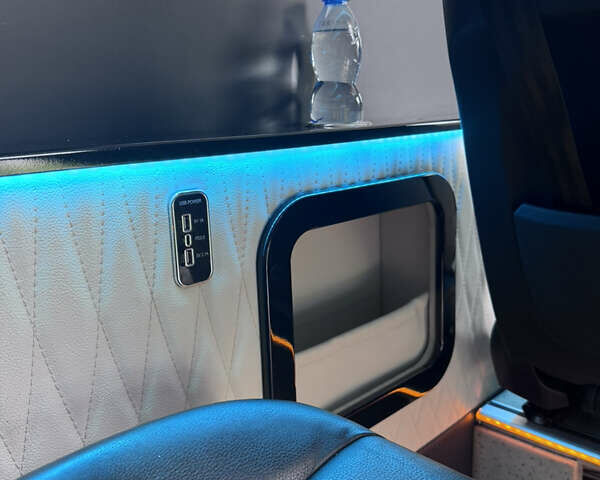 Білий Мерседес Sprinter, об'ємом двигуна 2.99 л та пробігом 260 тис. км за 60000 $, фото 24 на Automoto.ua