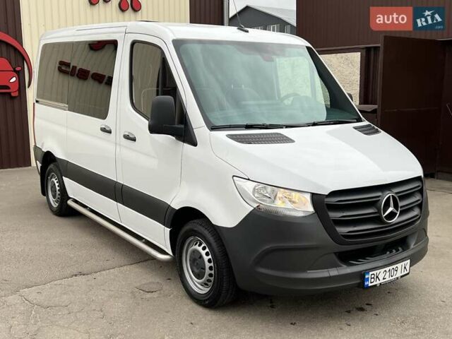 Белый Мерседес Sprinter, объемом двигателя 1.95 л и пробегом 33 тыс. км за 29900 $, фото 2 на Automoto.ua