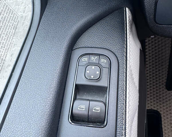 Білий Мерседес Sprinter, об'ємом двигуна 2.99 л та пробігом 260 тис. км за 60000 $, фото 18 на Automoto.ua