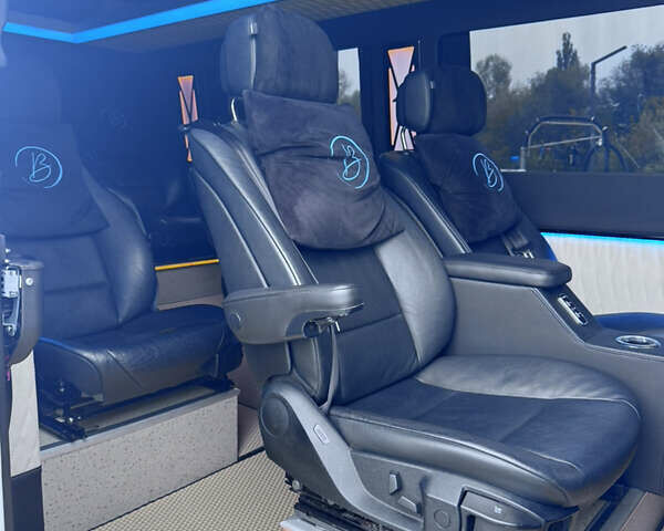 Білий Мерседес Sprinter, об'ємом двигуна 2.99 л та пробігом 260 тис. км за 60000 $, фото 19 на Automoto.ua