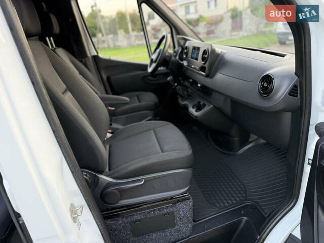 Белый Мерседес Sprinter, объемом двигателя 2 л и пробегом 170 тыс. км за 26400 $, фото 11 на Automoto.ua