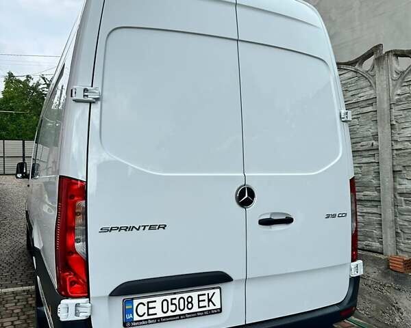 Белый Мерседес Sprinter, объемом двигателя 2.99 л и пробегом 79 тыс. км за 63150 $, фото 2 на Automoto.ua