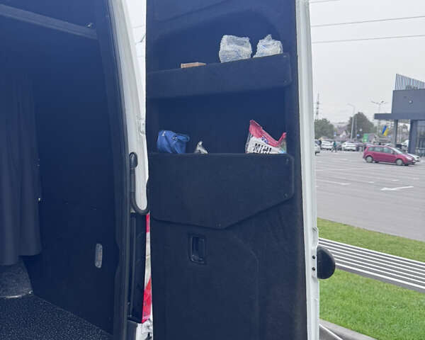 Білий Мерседес Sprinter, об'ємом двигуна 2.99 л та пробігом 260 тис. км за 60000 $, фото 28 на Automoto.ua