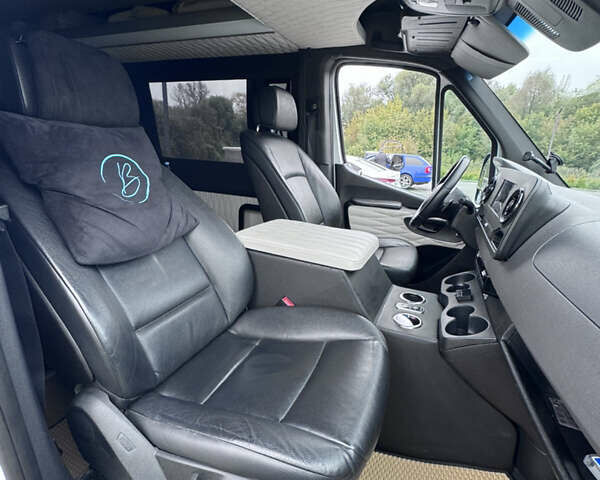 Білий Мерседес Sprinter, об'ємом двигуна 2.99 л та пробігом 260 тис. км за 60000 $, фото 16 на Automoto.ua