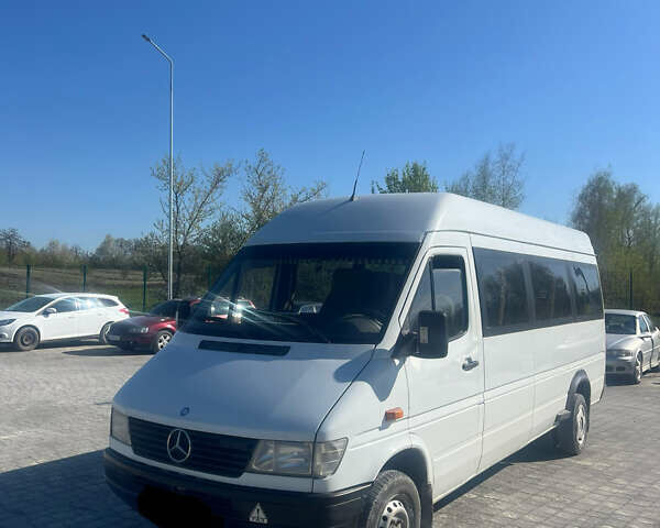 Білий Мерседес Sprinter, об'ємом двигуна 2.3 л та пробігом 400 тис. км за 6500 $, фото 5 на Automoto.ua