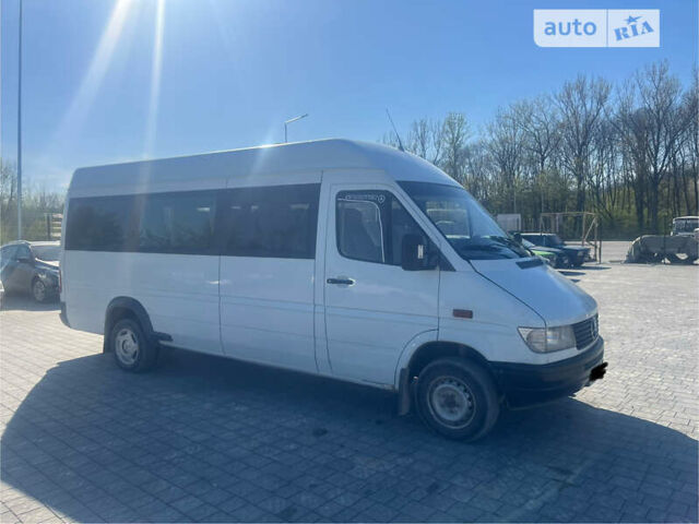 Білий Мерседес Sprinter, об'ємом двигуна 2.3 л та пробігом 400 тис. км за 6500 $, фото 4 на Automoto.ua