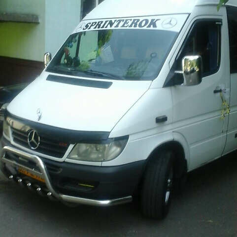 Белый Мерседес Sprinter, объемом двигателя 2.2 л и пробегом 160 тыс. км за 10500 $, фото 3 на Automoto.ua
