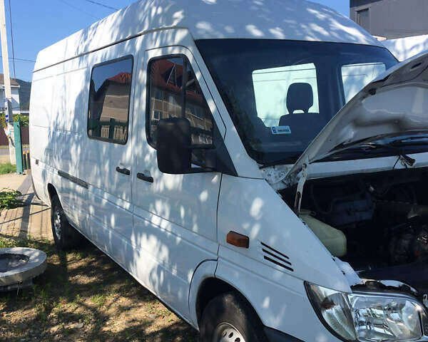 Білий Мерседес Sprinter, об'ємом двигуна 0 л та пробігом 350 тис. км за 9800 $, фото 4 на Automoto.ua