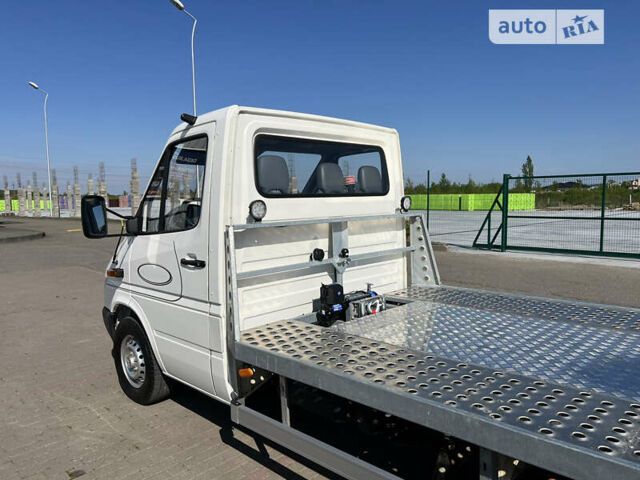 Білий Мерседес Sprinter, об'ємом двигуна 2.69 л та пробігом 36 тис. км за 20555 $, фото 5 на Automoto.ua