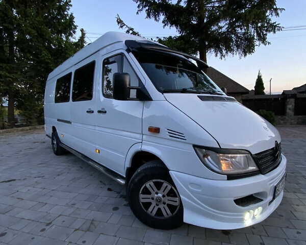 Белый Мерседес Sprinter, объемом двигателя 2.69 л и пробегом 533 тыс. км за 12300 $, фото 13 на Automoto.ua