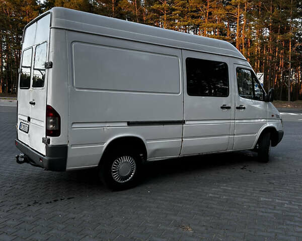 Белый Мерседес Sprinter, объемом двигателя 2.15 л и пробегом 250 тыс. км за 6500 $, фото 7 на Automoto.ua