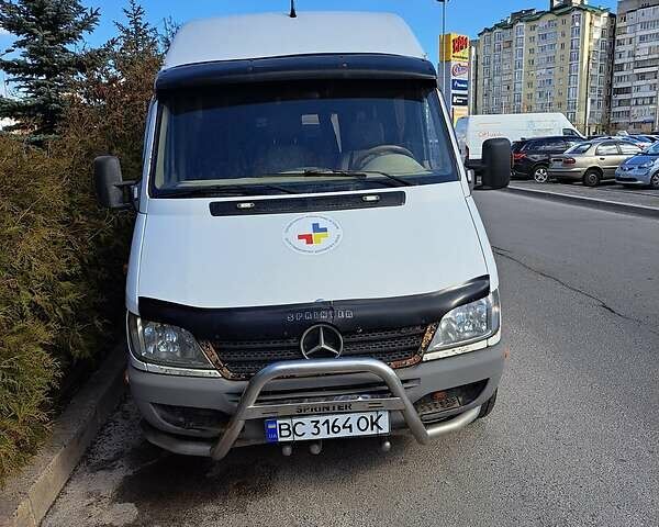 Белый Мерседес Sprinter, объемом двигателя 2.2 л и пробегом 817 тыс. км за 7400 $, фото 1 на Automoto.ua