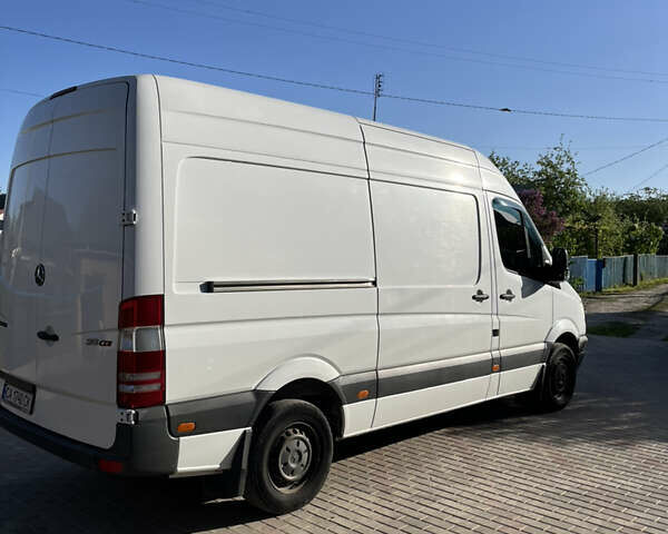 Білий Мерседес Sprinter, об'ємом двигуна 2.14 л та пробігом 311 тис. км за 11000 $, фото 3 на Automoto.ua