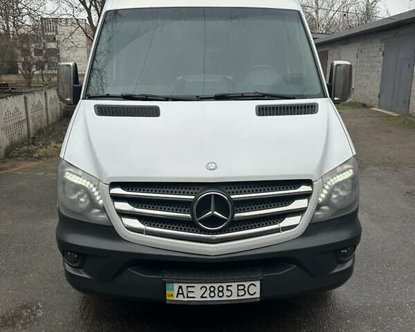 Белый Мерседес Sprinter, объемом двигателя 3 л и пробегом 326 тыс. км за 43500 $, фото 6 на Automoto.ua