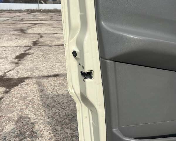 Бежевый Мерседес Sprinter, объемом двигателя 2.14 л и пробегом 380 тыс. км за 14800 $, фото 44 на Automoto.ua