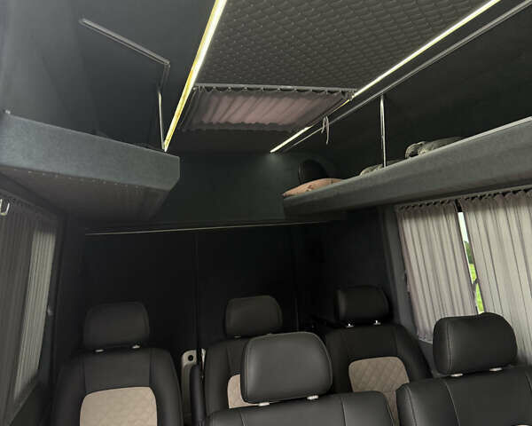 Бежевый Мерседес Sprinter, объемом двигателя 2.14 л и пробегом 700 тыс. км за 25500 $, фото 2 на Automoto.ua