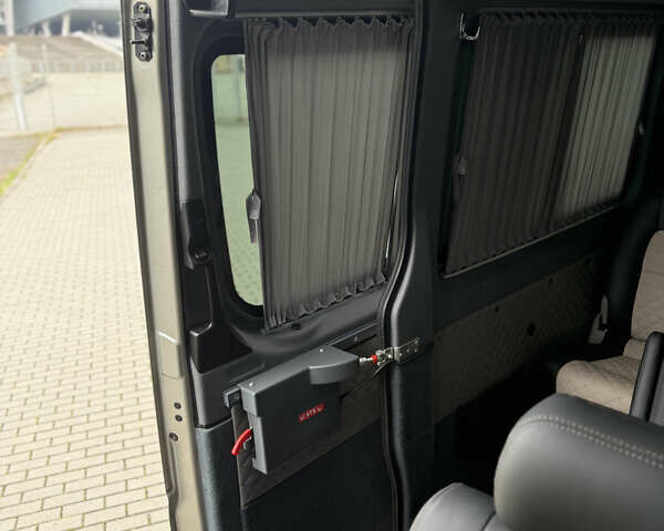 Бежевый Мерседес Sprinter, объемом двигателя 2.14 л и пробегом 700 тыс. км за 25500 $, фото 7 на Automoto.ua
